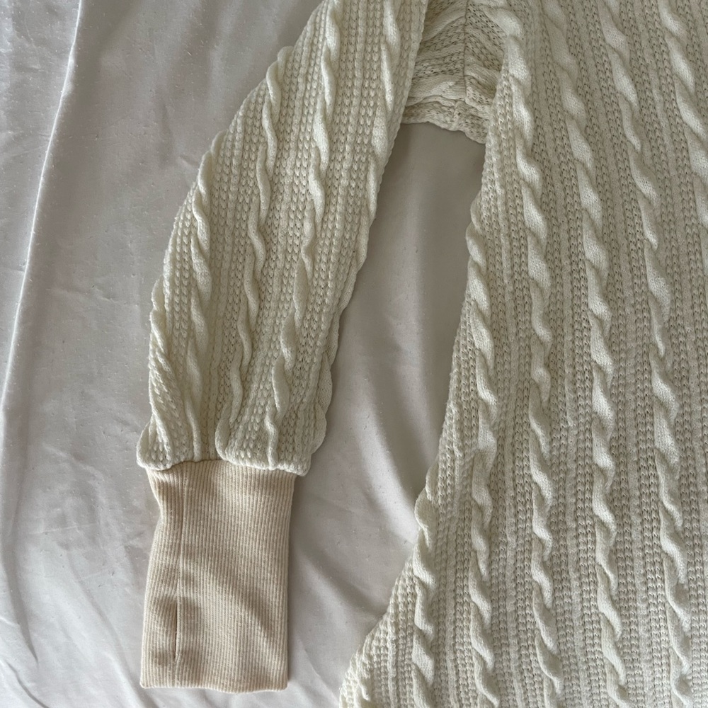 High neck cream sweater - Picture 2 of 3